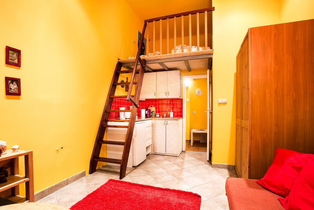 Live Like Locals: Market Square X Jewish District クラクフ 部屋 写真