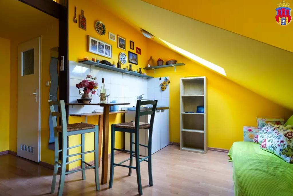 Live Like Locals: Market Square X Jewish District クラクフ 部屋 写真