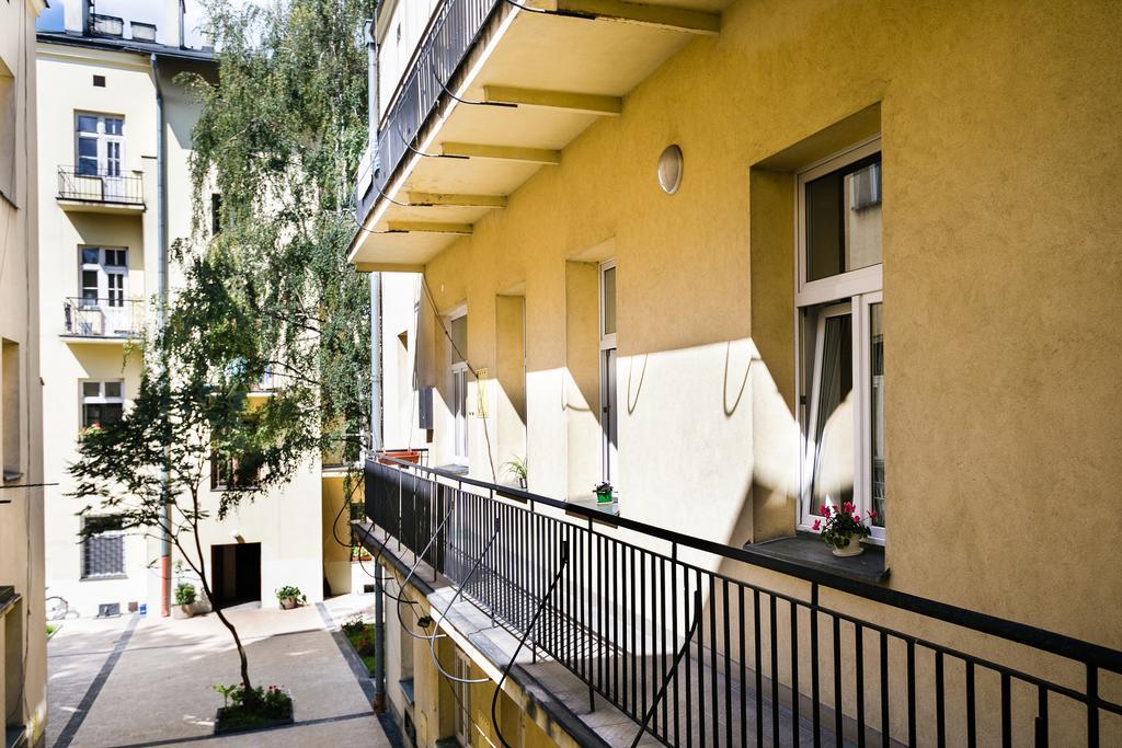Live Like Locals: Market Square X Jewish District クラクフ エクステリア 写真
